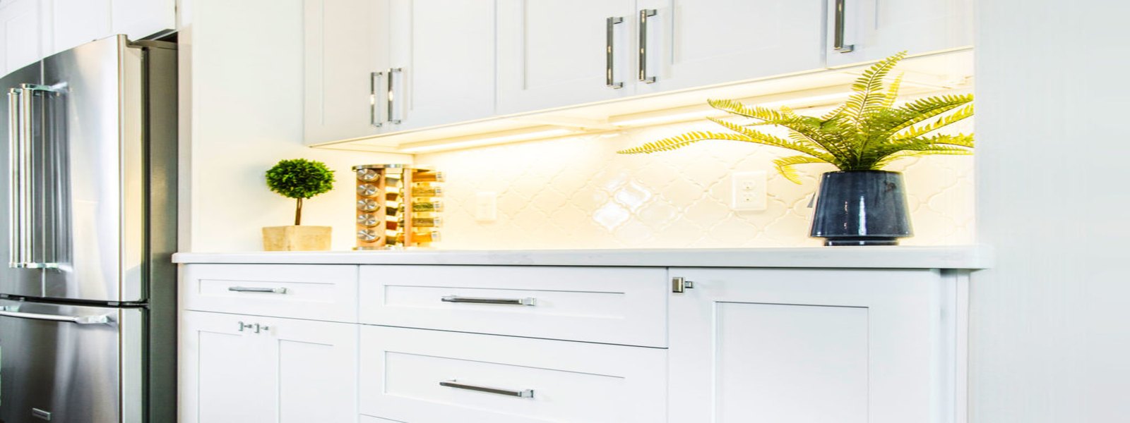 Elegant white kitchen cabinetry